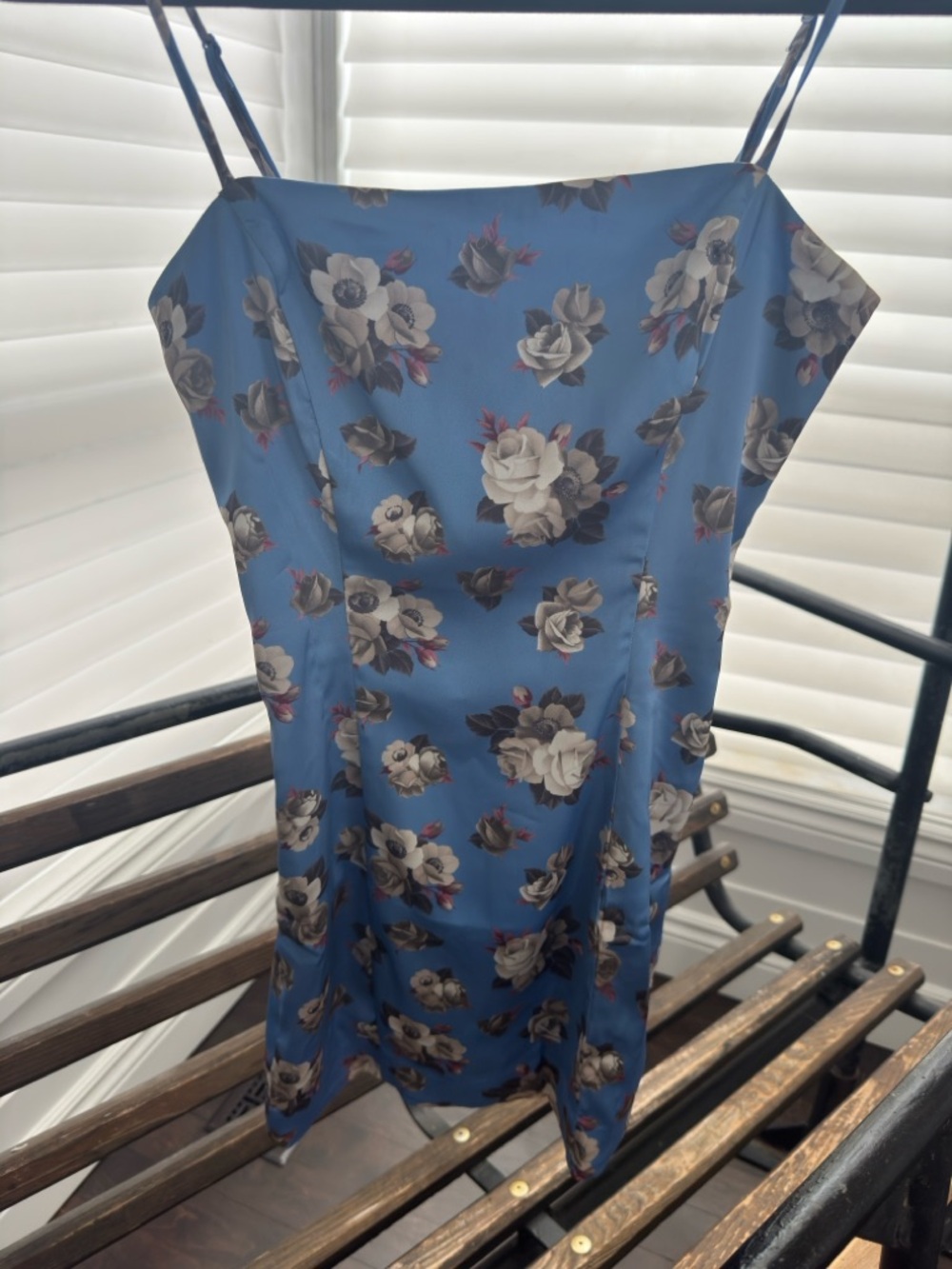 Aritzia Sunday Best Shimmer Satin Dress Blue Floral with Rose Print SIZE 00